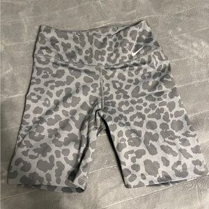 Nike Women's Gray Leopard-Print Athletic Bike Shorts